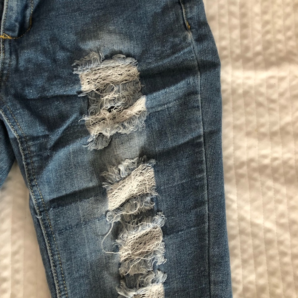 Distressed jeans - Picture 3 of 3